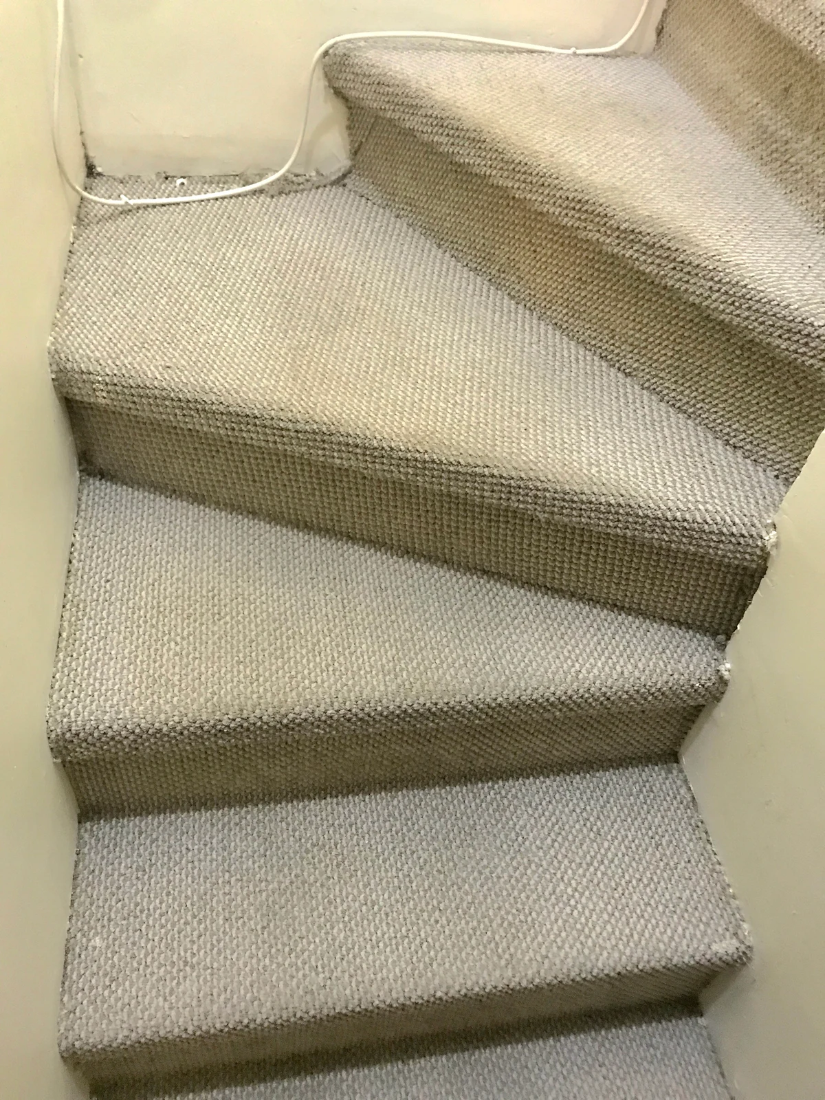Lavado de escalera alfombrada: Después